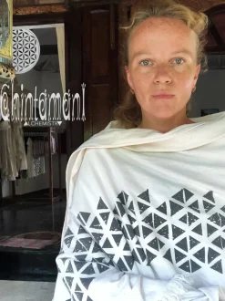 Chintamani Alchemistry Atua Wrap Shawl / White & Black^ Shawls & Scarfs