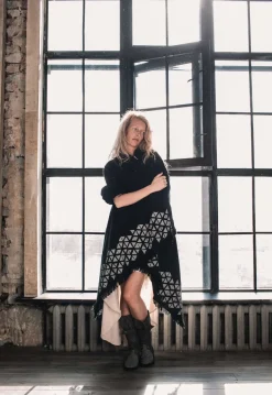 Chintamani Alchemistry Mantle Cardigan / Black^ Kimono & Cover Up